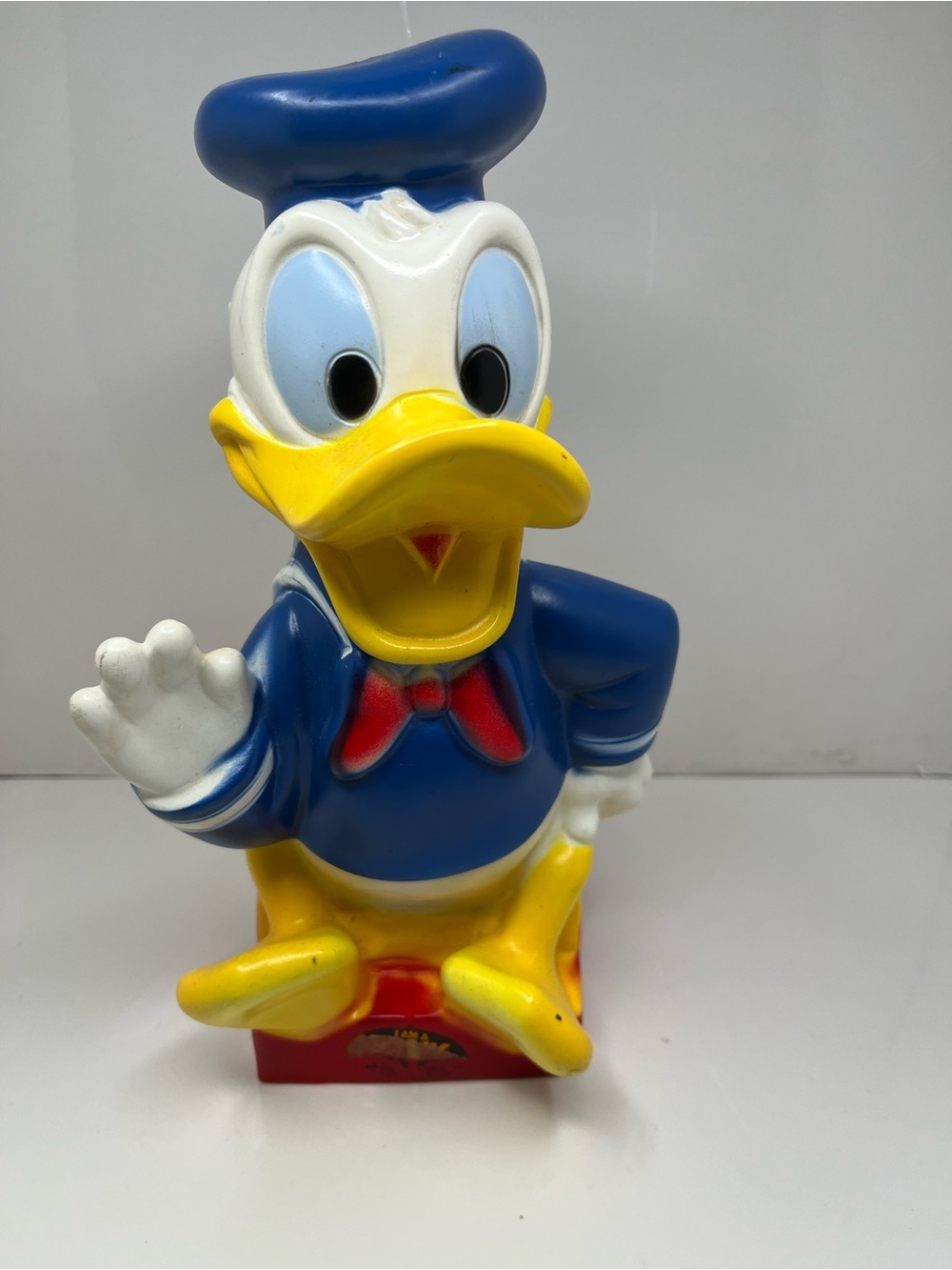 Vintage 1970's Walt Disney DONALD DUCK 11" Coin Piggy Bank Complete w/ Plug Cap